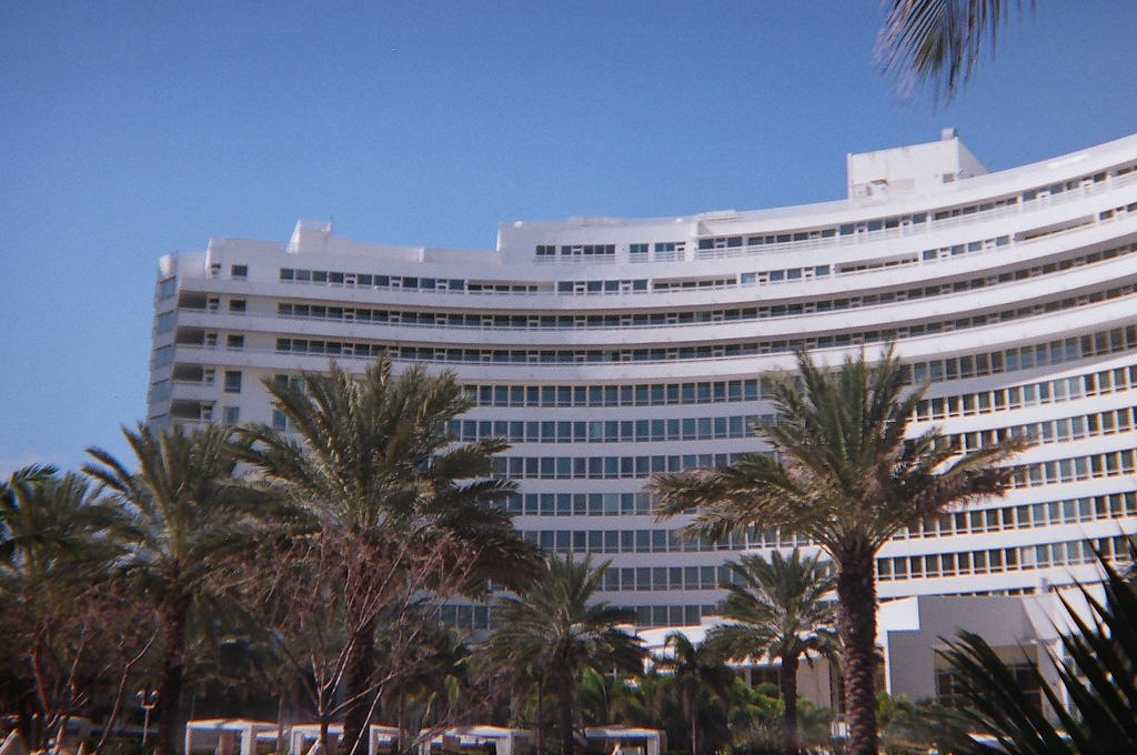 The curved Fontainebleau Miami Beach hotel tower.